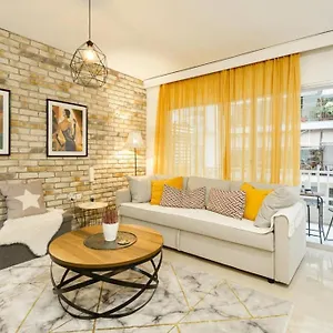 spacious-stylish-studio-up-to-4ppl-close-to-centre.hotels-of-thessaloniki.com/